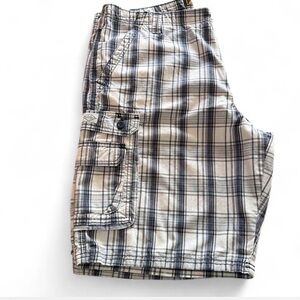 Men's Cargo Shorts by Lee.100% cotton. Navy and white plaid. Size 40.